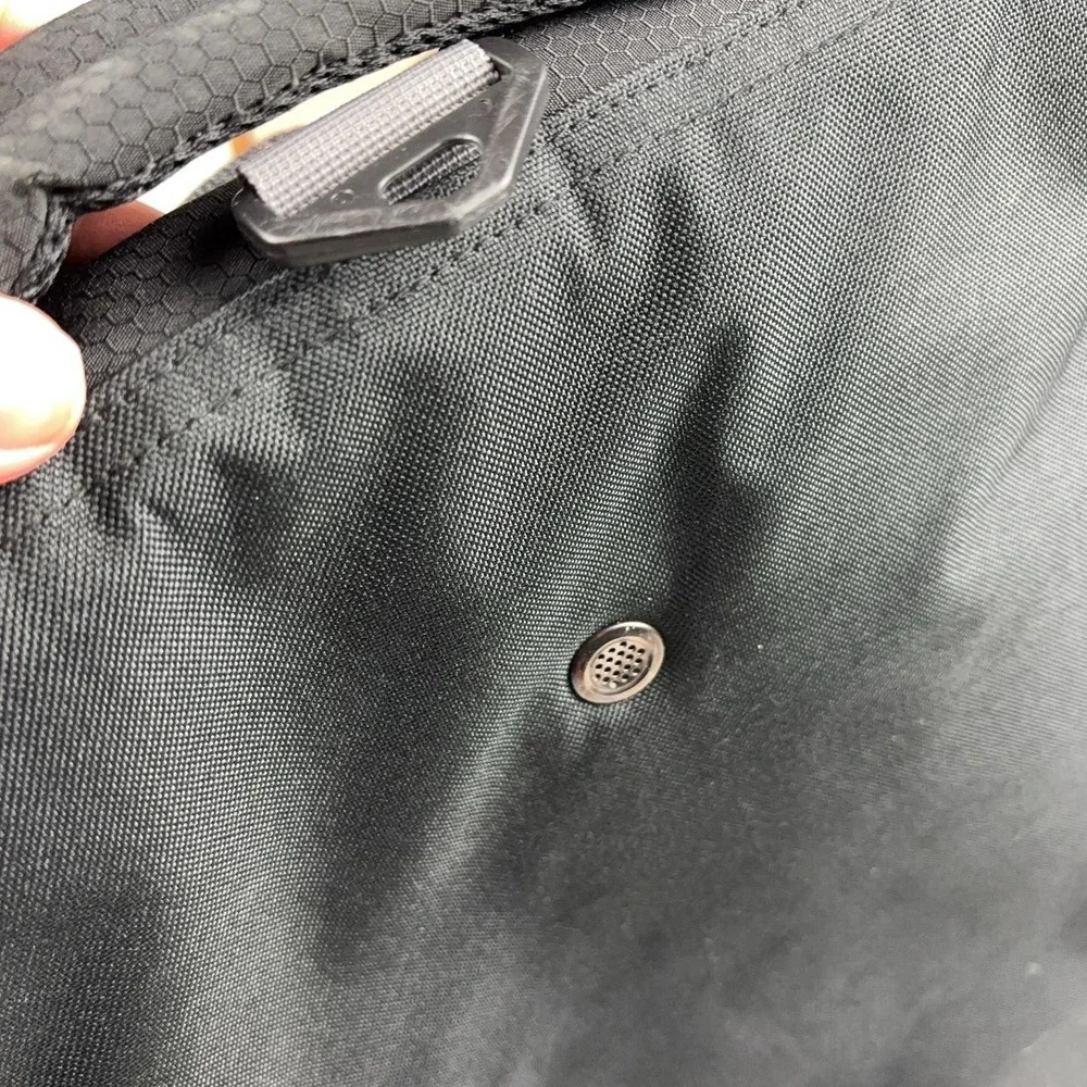 High Sierra Black Duffle Bag 23